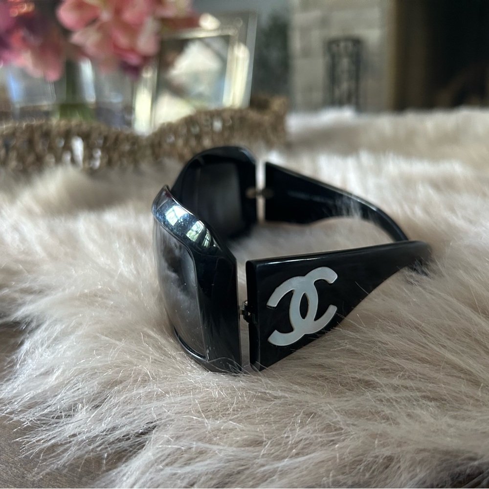 CHANEL Black Sunglasses with White Logo